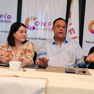 Salvador Cosío va por gubernatura como independiente