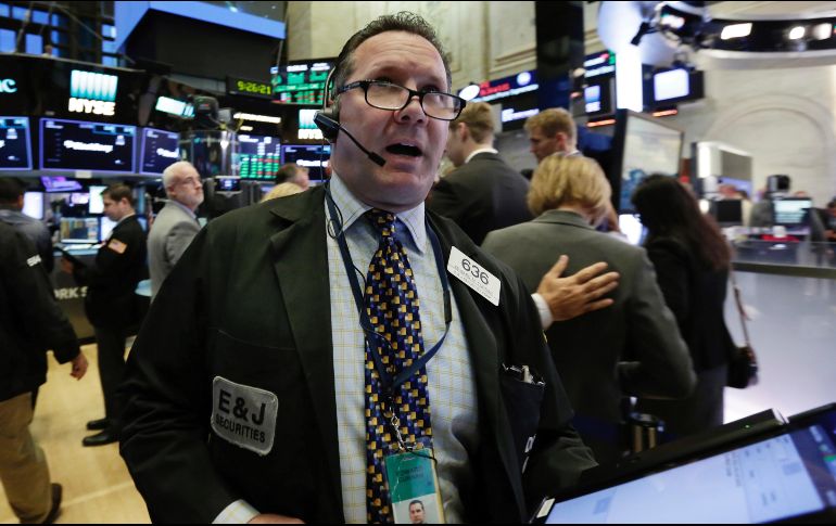 Por sectores, el que mayor avance tuvo fue el de bienes de consumo no cíclico, que ganó un 0.48 %, seguido del tecnológico (+0.39 %) y del energético (+0.34 por ciento).  AP / R. Drew