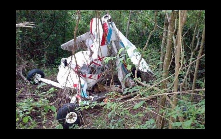 Los dos tripulantes perdieron la vida al caer en las inmediaciones del cerro El Zapote, en el municipio de Coyuca de Benítez. ESPECIAL