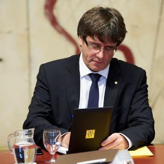 Juez ordena cárcel para líderes independentistas de Cataluña