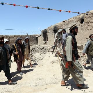 Talibanes atacan un cuartel policiaco en el este de Afganistán