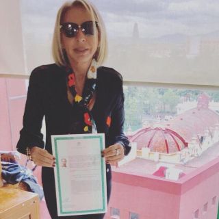 Laura Bozzo ya es mexicana