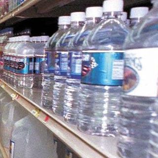 Gastan jaliscienses 120 pesos semanales en agua embotellada