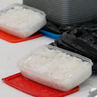 Decomisan más de seis kilos de cristal en paquetería