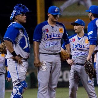 Charros es apaleado por Cañeros