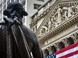 El NYSE Composite gana 21.30 puntos (0.17 por ciento) al operar en 12 mil 371.30 unidades. AP / ARCHIVO