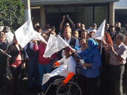 Alfaro resaltó que ya era necesario comenzar con los trabajos puesto que la calle estaba muy dañada. TWITTER/@GuadalajaraGob