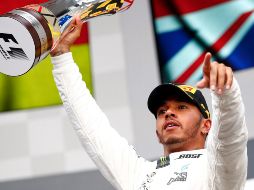 Hamilton se ubicaría en el Top-5 de los pilotos más exitosos de la historia por detrás de Michael Schumacher, el argentino Juan Manuel Fangio y junto a Alain Prost y su gran rival, el alemán Sebastian Vettel. TWITTER / @LewisHamilton