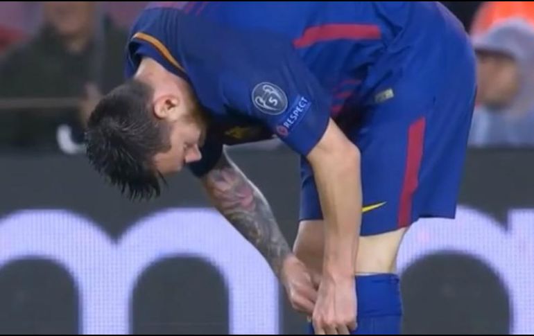 La imagen de Lionel Messi ingeriendo la pastilla tras sacarla de sus medias circuló rápido en redes sociales. ESPECIAL/ESPN