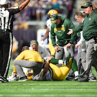 Aaron Rodgers dice que cirugía de clavícula fue exitosa