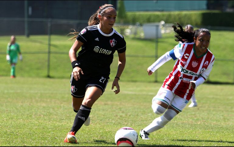 Las rojinegras impusieron condiciones desde el arranque del partido. MEXSPORT/ E. Quintana