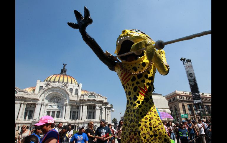 La capital mexicana vivió este sábado el onceavo desfile de alebrijes por las calles del Centro Histórico. EFE / M. Guzmán