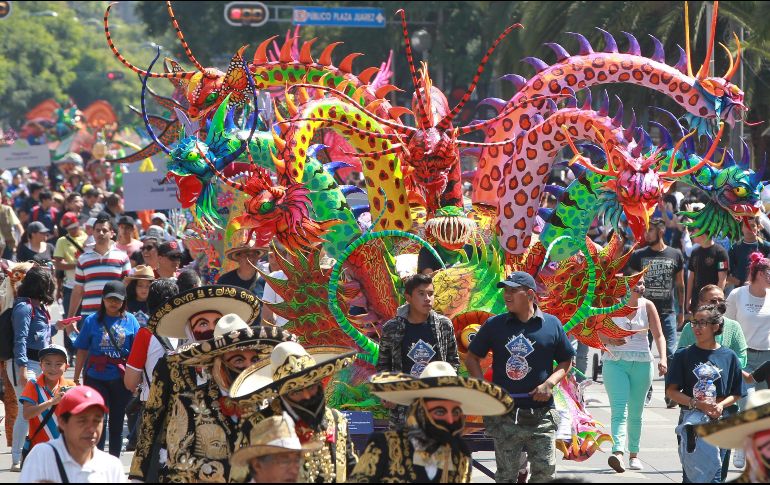 La multitud salió del Zócalo capitalino, hacia Avenida 5 de Mayo y Avenida Juárez. SUN / A. Acosta