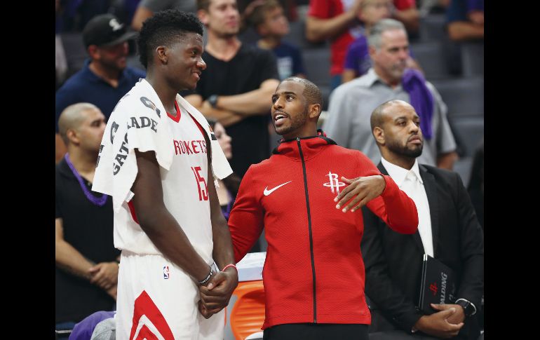 Chris Paul tuvo pocos minutos frente a los Warriors y a partir de entonces no ha visto acción en los otros dos juegos de los Rockets en lo que va de la temporada. AP/S. Yeater
