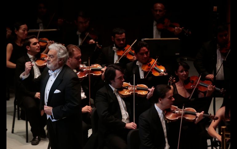 El tenor durante la interpretación de la pieza “Nemico della patria”, de Giordano. EL INFORMADOR / F. Atilano