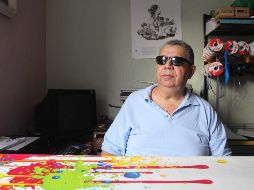 Salvador Quintanilla ejerció la contabilidad hasta que perdió la vista a causa de la hipertensión, y ahora continúa en la búsqueda de un empleo.  EL INFORMADOR/G. Gallo