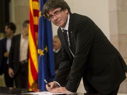 El dirigente se plantea la posibilidad de participar en Madrid en el debate que el Senado de España realizará, sobre las medidas que se proponen para intervenir el gobierno autonómico. EFE / ARCHIVO