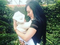 ''Feliz Domingo para todos. Disfruten de su familia, yo con este precioso pituto'', escribió Guardia para acompañar la fotografía. INSTAGRAM / @maribelguardia