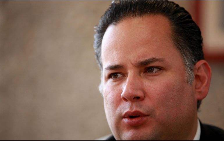 El pasado viernes Elías Beltrán informó que decidió cesar a Santiago Nieto por haber violado el Código de Conducta de la PGR. SUN/ARCHIVO