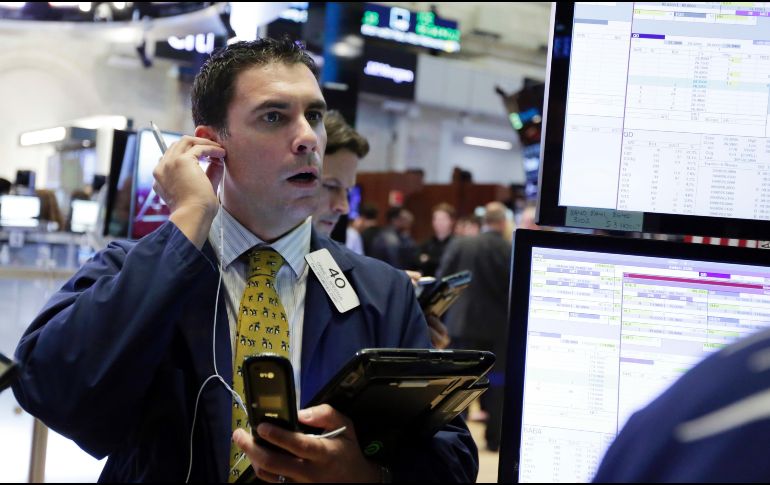 A pesar de las alzas de hoy, tanto el S&P 500 como el índice del Nasdaq se quedaron por debajo de las marcas históricas que ambos indicadores conquistaron el pasado viernes. AP / E. Drew