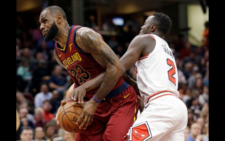 Con este triunfo, los Cavaliers mejoraron su marca a 2-1 en el campeonato y consiguieron la primera en su campo. AP/T. Dejak