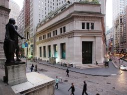 El NYSE Composite también cede 5.98 puntos (-0.05 por ciento) al operar en 12 mil 399.01 unidades. AP / ARCHIVO