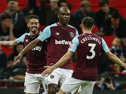 Angelo Ogbonna (C) celebra el tercer gol del West Ham. AFP/ I. Kington