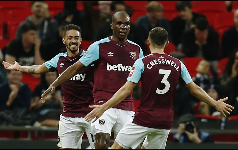 Angelo Ogbonna (C) celebra el tercer gol del West Ham. AFP/ I. Kington