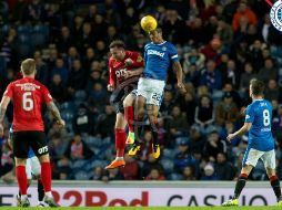 Los Rangers ni siquiera convocaron a Carlos Peña, el otro jugador mexicano del club. TWITTER/@RangersFC