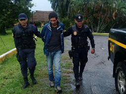 Ayer martes por la mañana, policías de Livingston, en Guatemala, lo encontraron durmiendo debajo de un puente. NTX / ARCHIVO