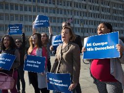Manifestantes a favor de la planeación de la familia apoyaban la decisión de la joven de abortar. AP / ARCHIVO