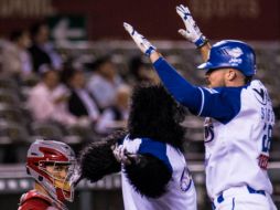 Con voltereta incluida, Charros amarró la serie ante el campeón. TWITTER / @charrosbeisbol
