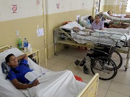 El Ministerio de Salud Pública recomendó a la ciudadanía no comprar y consumir licor de dudosa procedencia. AFP/ARCHIVO