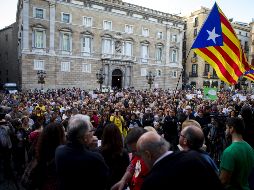 Las decisiones en el Parlamento regional y en el Senado español tendrán un efecto imprevisible en las calles de Cataluña.EFE/Q. García