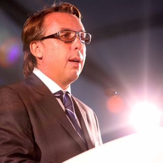 Emilio Azcárraga deja dirección de Televisa