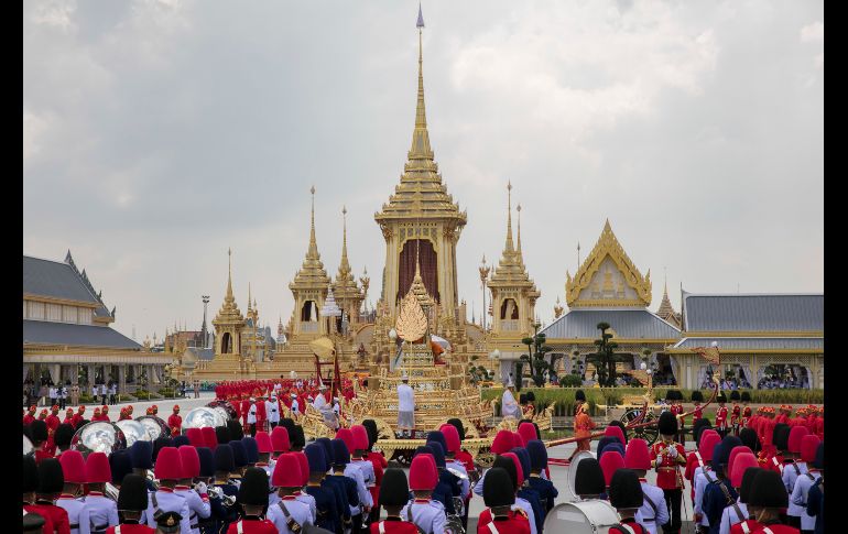 Tailandia celebró con fasto el funeral de su monarca, que fue incinerado hoy en una ceremonia privada.