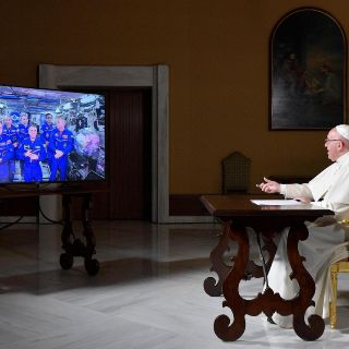 El Papa charla con los tripulantes de la Estación Espacial