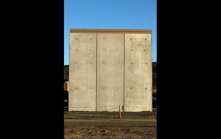 Muro concreto con vigas redondeadas arriba. AFP/Archivo