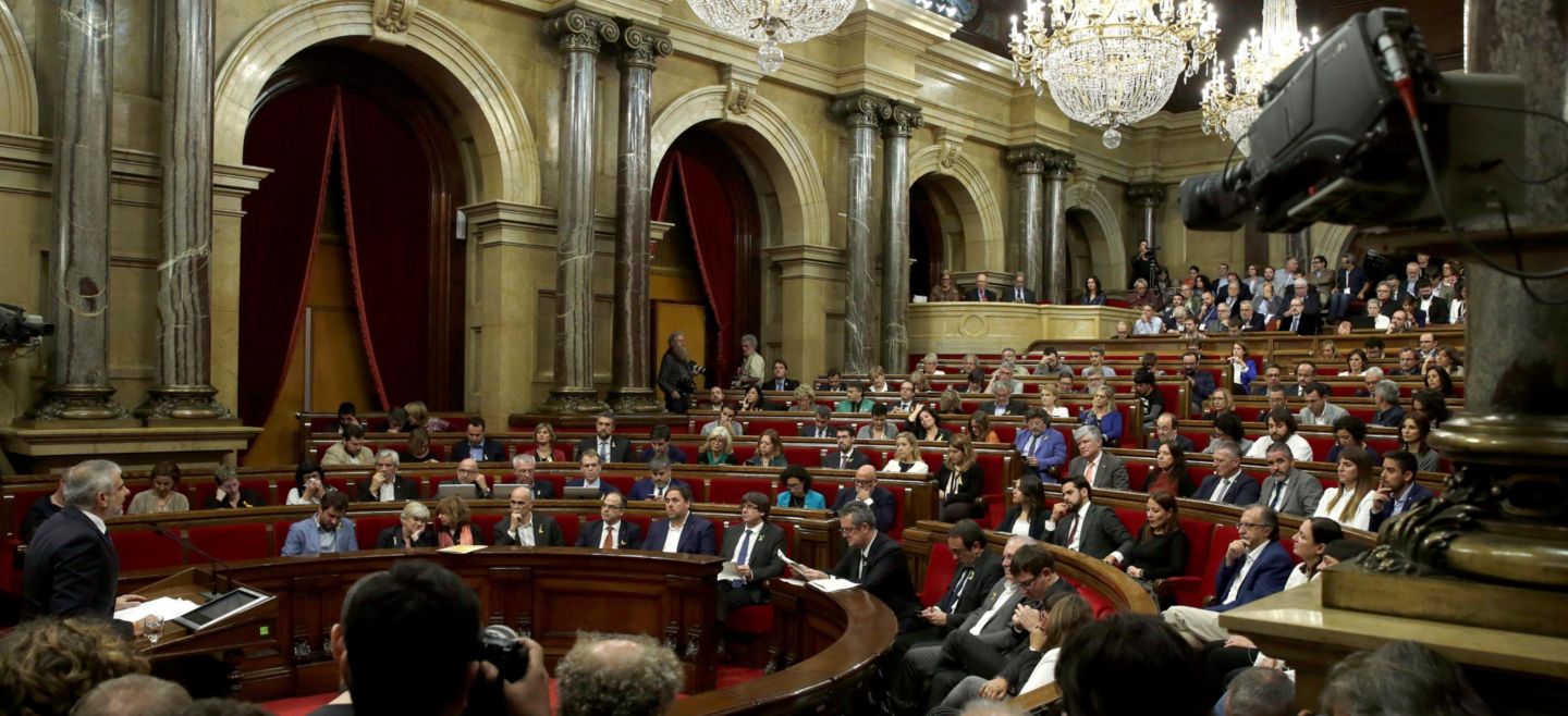 El debate inicia con duros discursos de la oposición para intentar frenar todo el proceso. EFE / Q. García