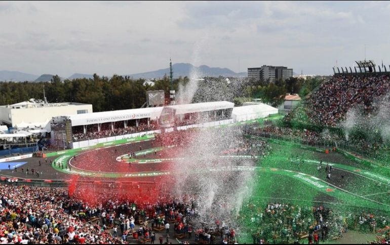''Por tercer año, se celebra en nuestro país la #F1esta más grande del automovilismo. Arranca el Gran Premio de @Mexico @mexicogp'', escribió el Presidente de México en su cuenta de Twitter. TWITTER / @ mexicogp