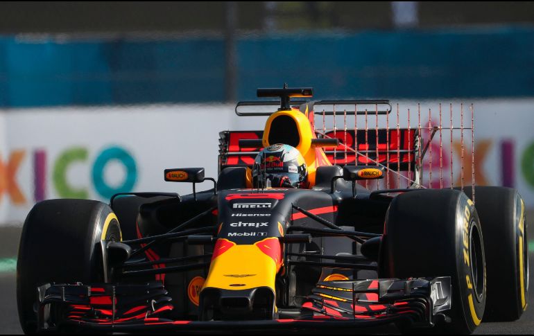 El piloto de Red Bull superó por apenas 131 milésimas al británico Lewis Hamilton, de Mercedes. AFP/Y. Cortez