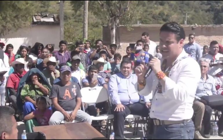 El mandatario precisó que se reconocen las deficiencias de este pueblo indígena por lo que llamó a priorizar su atención. FACEBOOK / Aristóteles Sandoval