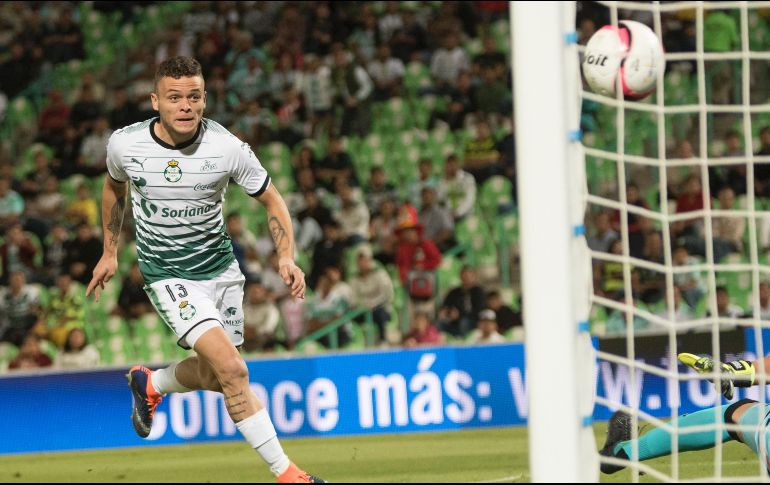 Las bondades del sistema de competencia en la Liga MX les da a ambos la oportunidad de seguir con vida en el Apertura 2017 y de pensar en una posible clasificación. MEXSPORT / ARCHIVO