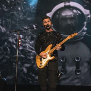 Juanes recuerda a Juan Gabriel en su concierto