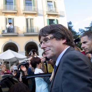 Puigdemont llama a resistir la intervención del Gobierno español