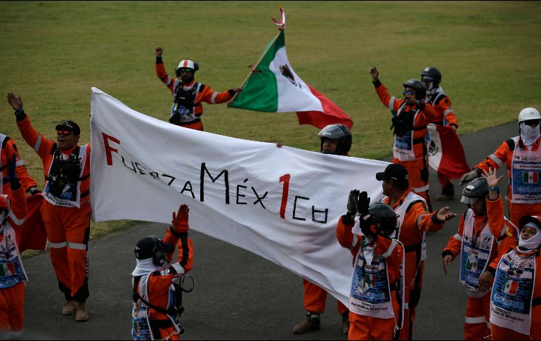 Un letrero en honor de las víctimas del sismo del pasado 19 de septiembre en México.