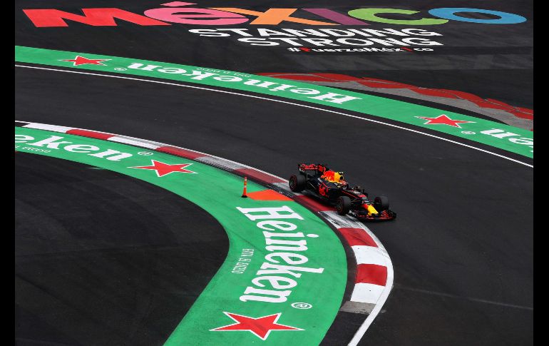 Verstappen  lidera la competencia.