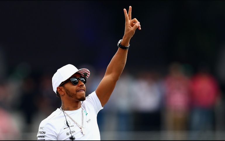 Solo un título separa a Hamilton de la leyenda Juan Manuel Fangio, que se coronó en cinco ocasiones. El líder máximo es Schumacher, con siete títulos. AFP/C.ROSE