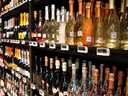 Será a través de reformas a los reglamentos como los ayuntamientos metropolitanos empaten sus horarios de ventas. EL INFORMADOR / ARCHIVO