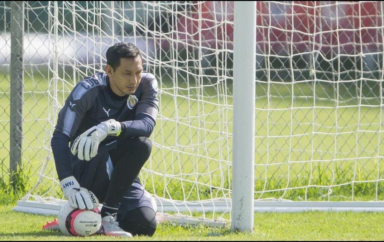 Cota fue una pieza clave para que Chivas se coronara campeón en el Clausura 2017. MEXSPORT/ARCHIVO